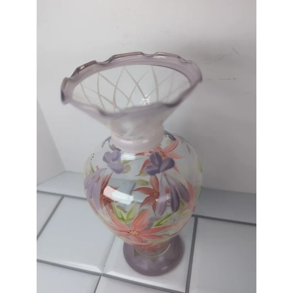Set of 2 Tracy Porter Hand Painted Art Glass Floral Vases Scalloped Rim 6.5